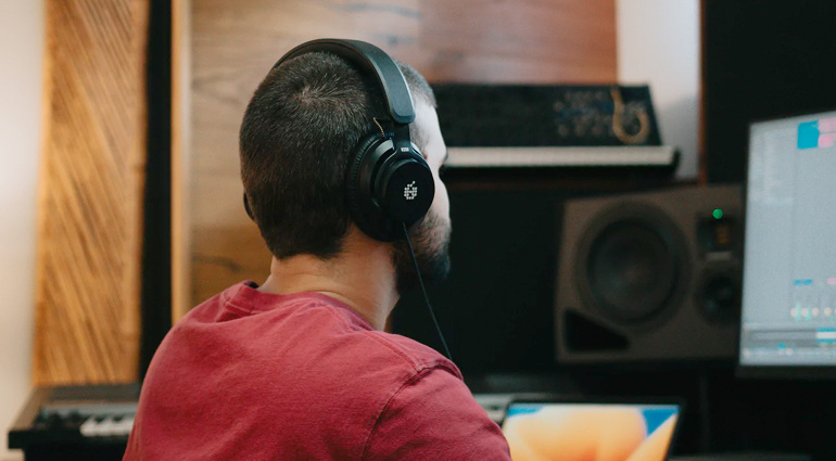 Adam Audio H200