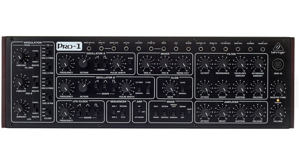 Behringer Pro-1 аналоговый синтезатор на столе