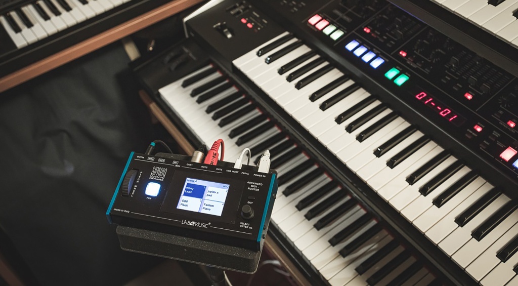Программируемый MIDI-маршрутизатор Lab4Music SiparioX для живых выступлений